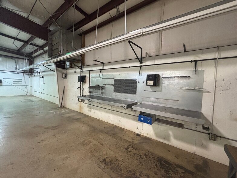 More Photos Of 140 Industrial Park Drive, Forsyth Warehouse For Sale