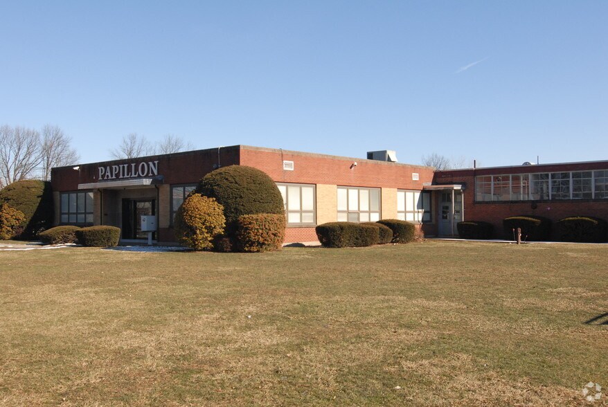 More Photos Of 35 Monhegan St, Clifton Warehouse For Lease