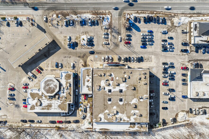 More Photos Of 3920 Dougall Ave, Windsor Storefront For Sale