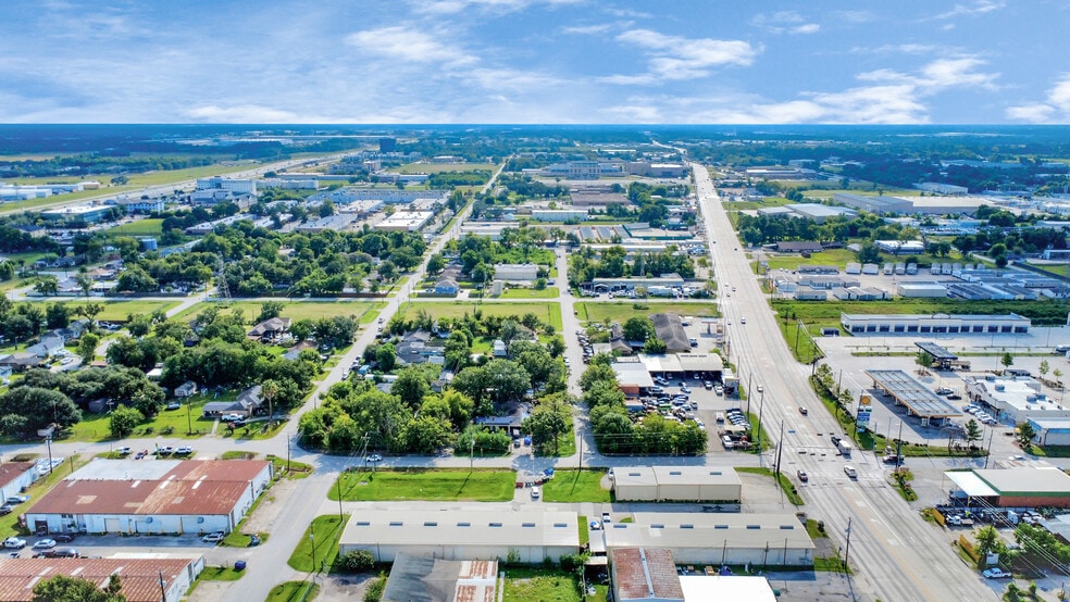 More Photos Of 1027 Aldine Bender Rd, Houston Warehouse For Lease