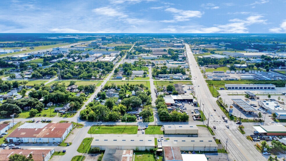 More Photos Of 1027 Aldine Bender Rd, Houston Warehouse For Lease
