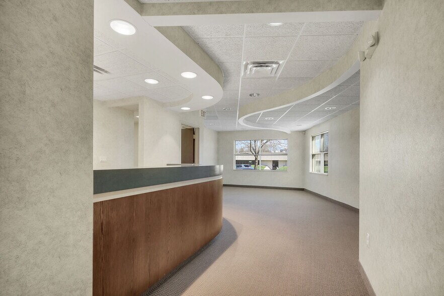 More Photos Of 1511 Northway Dr, Saint Cloud Medical For Sale