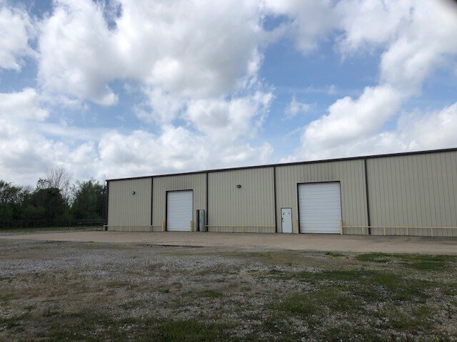 More Photos Of 3900 Industrial Cir, Bossier City Warehouse For Lease