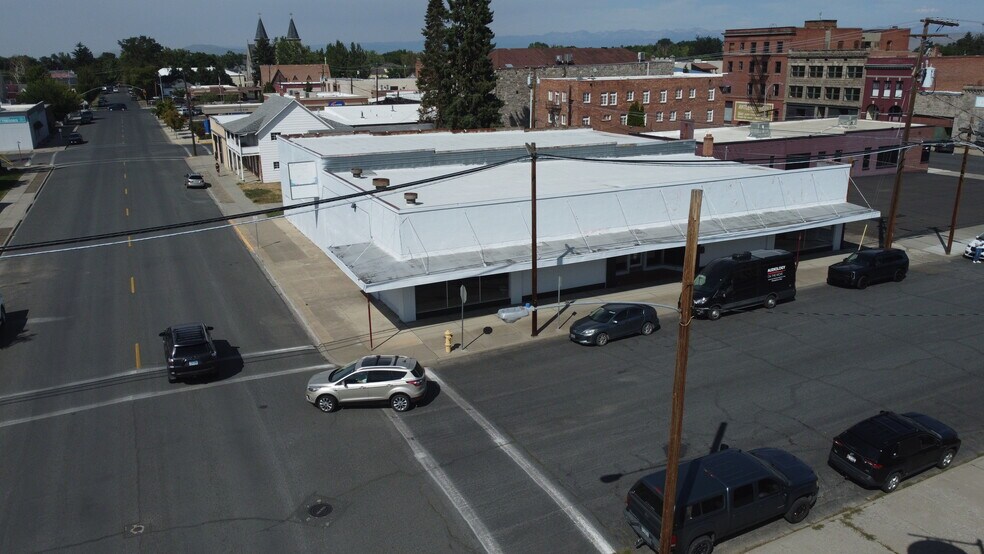 More Photos Of 2090 Court Ave, Baker City Freestanding For Lease
