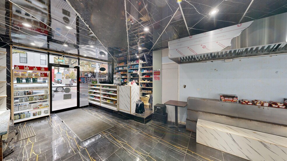 More Photos Of 127 Bedford Ave, Brooklyn Storefront Retail Office For Lease