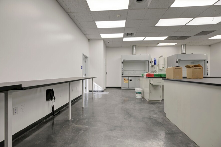 More Photos Of 18417 Bryant St, Northridge Service For Sale