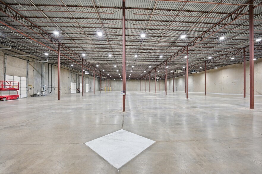 More Photos Of 5400 SW 33rd St, Oklahoma City Warehouse For Lease