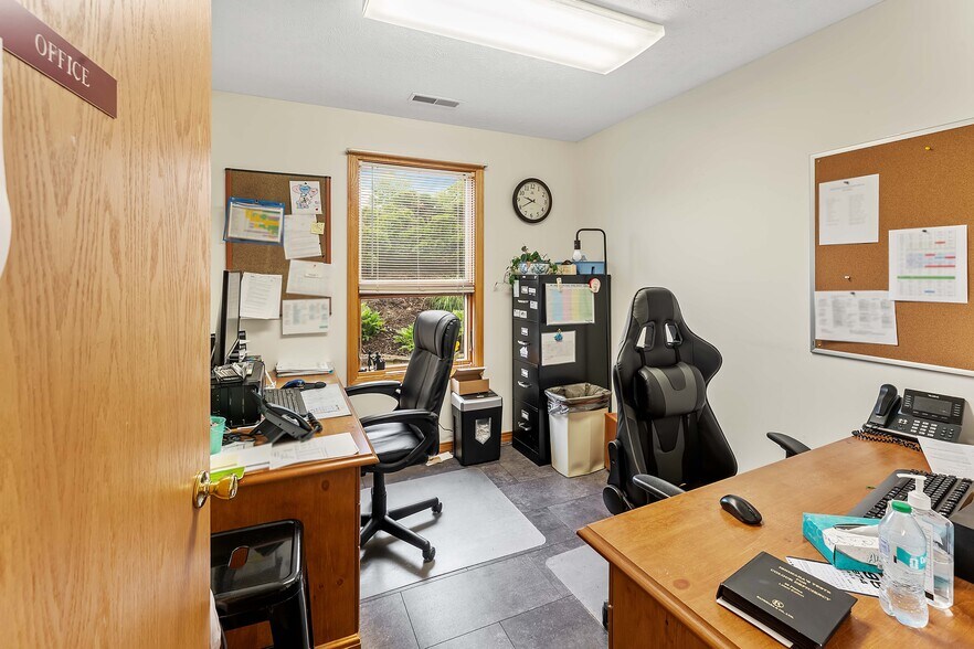 More Photos Of 725 N Pike St, Grafton Office For Sale