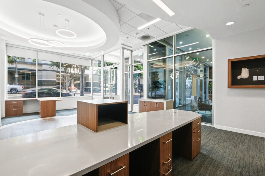 More Photos Of 800 Wilshire Blvd, Los Angeles Office For Lease