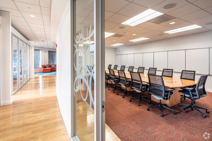 More Photos Of 2550 Wasser Ter, Herndon Office For Sale