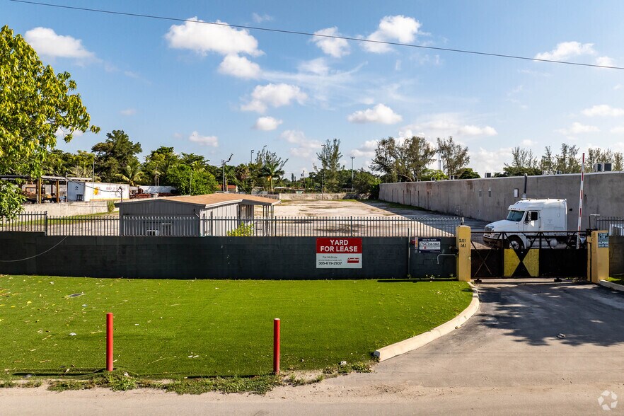 More Photos Of 2111 NW 141st St, Opa Locka Land For Lease