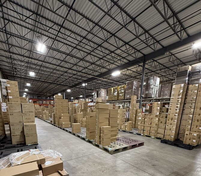 More Photos Of 950 Chase Ave, Elk Grove Village Food Processing For Sale