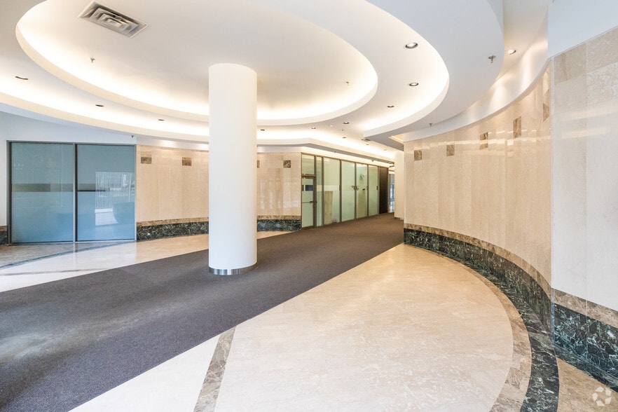 More Photos Of 30 Eglinton Ave W, Mississauga Office For Lease