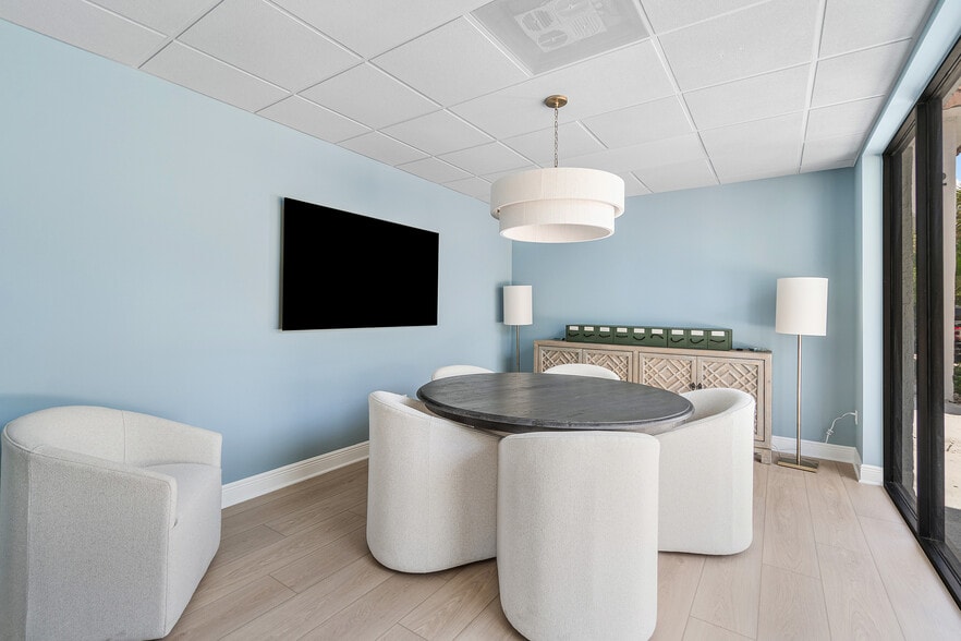 More Photos Of 112-120 US Highway 1, Tequesta Medical For Sale