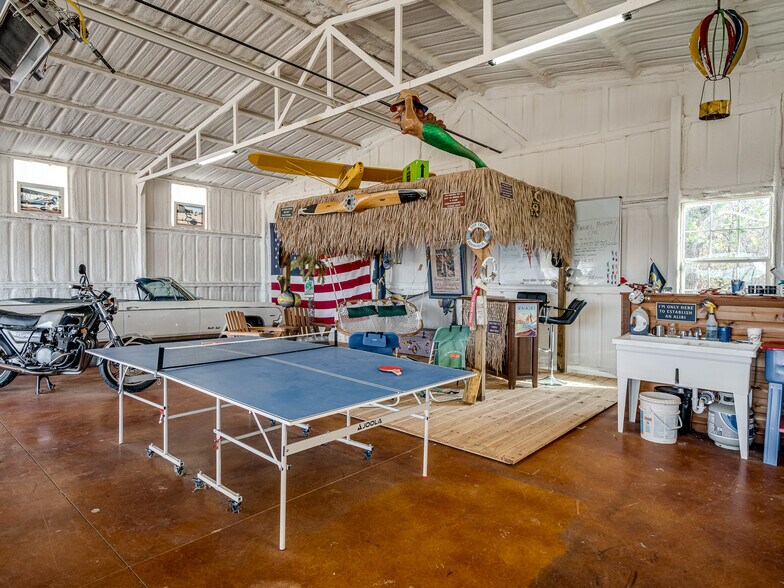 More Photos Of 6701 NW 178th St, Edmond Flex For Sale