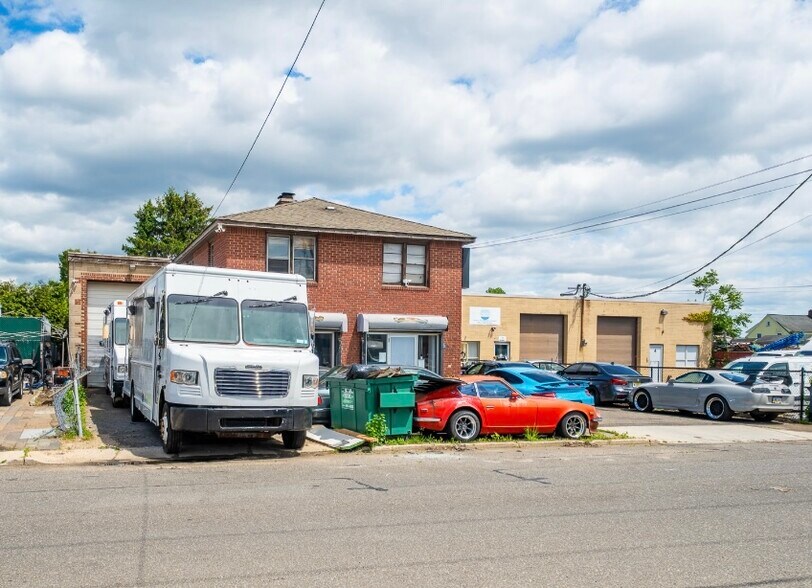 More Photos Of Midland Ave, Hicksville Warehouse For Sale