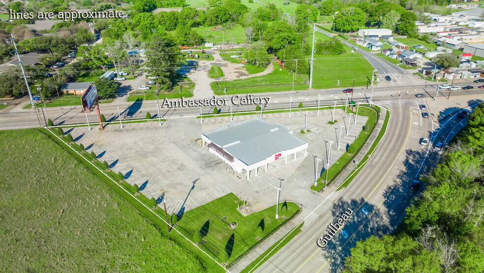 More Photos Of 2611 Ambassador Caffery Pky, Lafayette Storefront For Sale