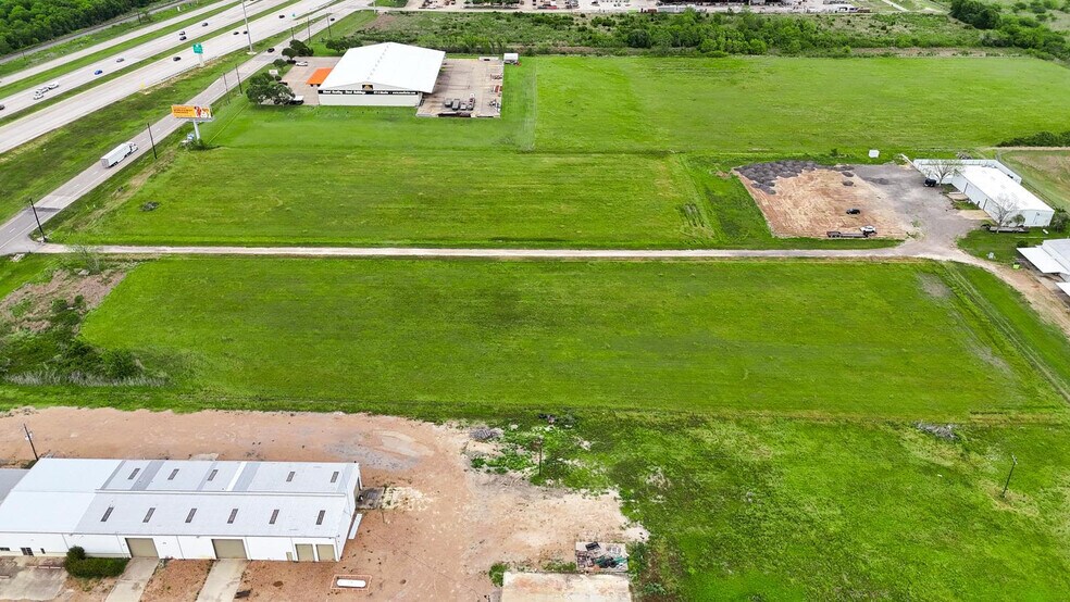 More Photos Of 3715 US-59 Hwy, Rosenberg Warehouse For Lease
