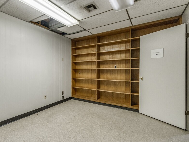 More Photos Of 5835 S Pennsylvania Ave, Oklahoma City Medical For Sale