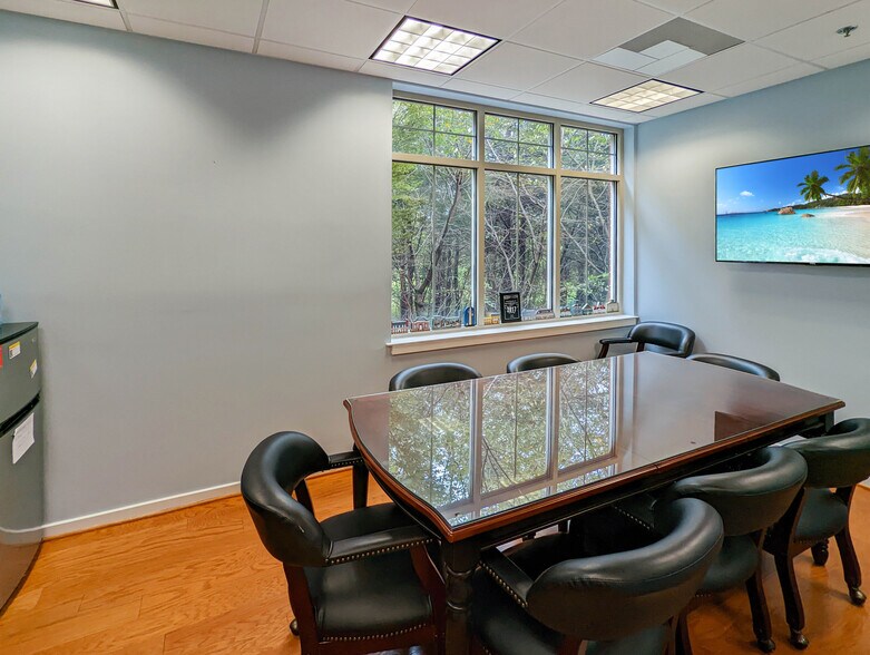 More Photos Of 19420 Golf Vista Plz, Leesburg Medical For Sale