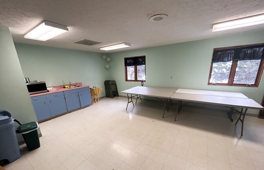 More Photos Of 6081 Ross Rd, Fairfield Specialty For Sale
