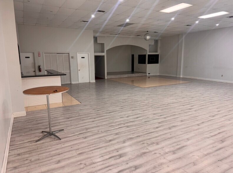 More Photos Of 4640 Palm Ave, Hialeah Unknown For Lease