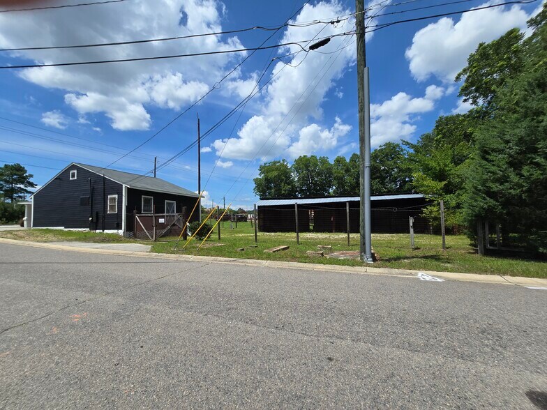 More Photos Of 325 Winslow St, Fayetteville Loft Creative Space For Lease