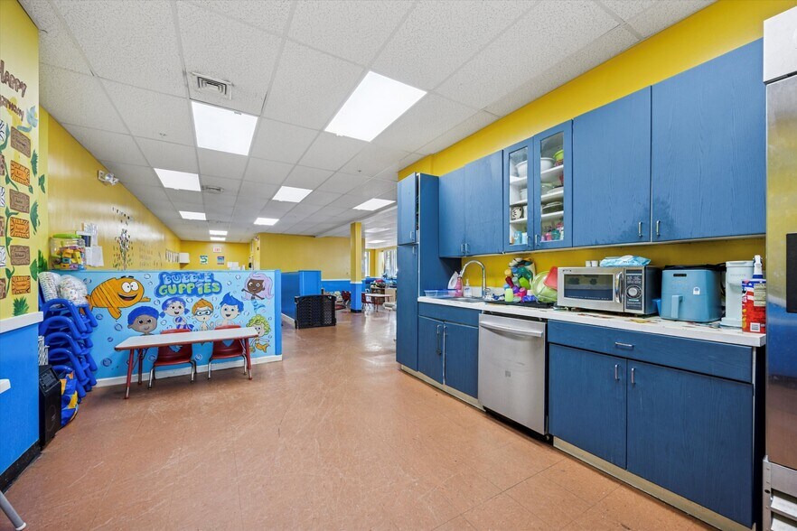 More Photos Of 6712-6714 Rising Sun Ave, Philadelphia Medical For Sale