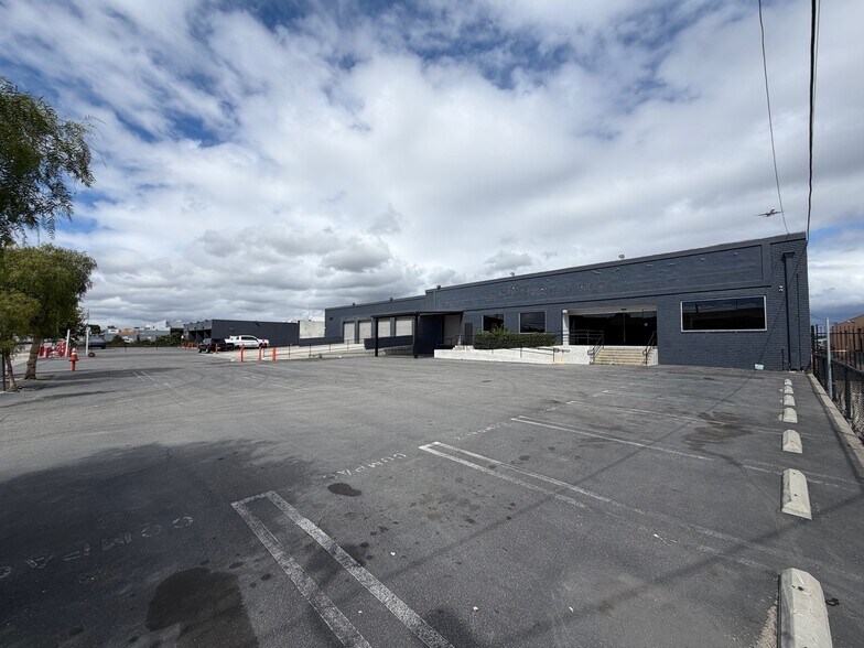 More Photos Of 9000 Bellanca Ave, Los Angeles Manufacturing For Lease