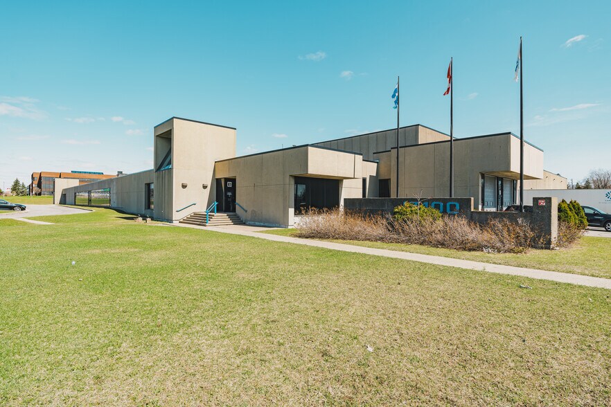 More Photos Of 17400 Rte Transcanadienne, Kirkland Warehouse For Sale