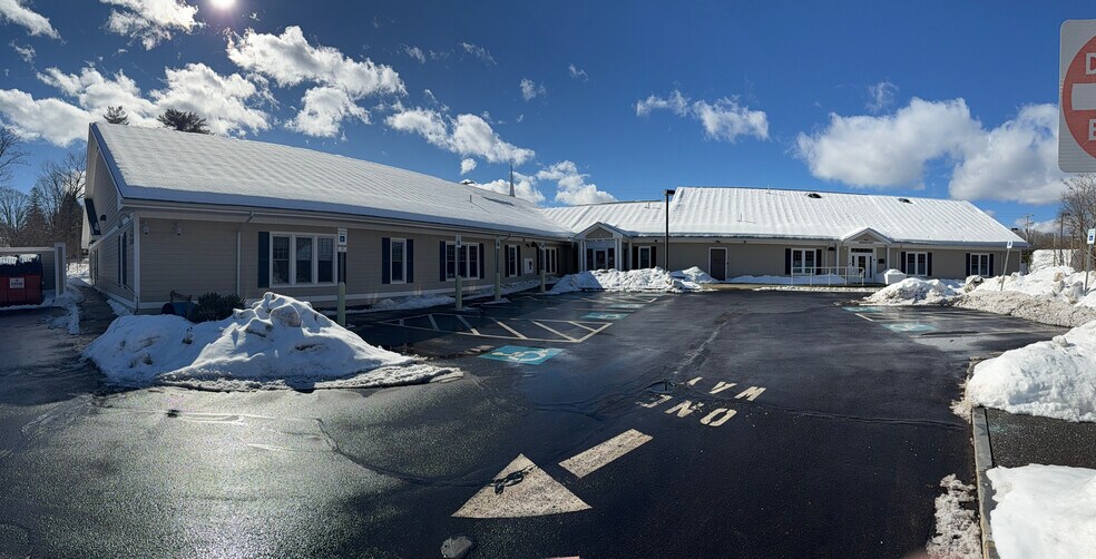 Primary Photo Of 4 Cresent St, Concord Medical For Sale
