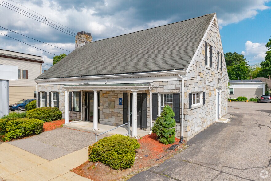More Photos Of 818 Washington St, Holliston Bank For Sale
