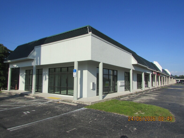 Primary Photo Of 17230-17250 S Tamiami Trl, Fort Myers Unknown For Lease