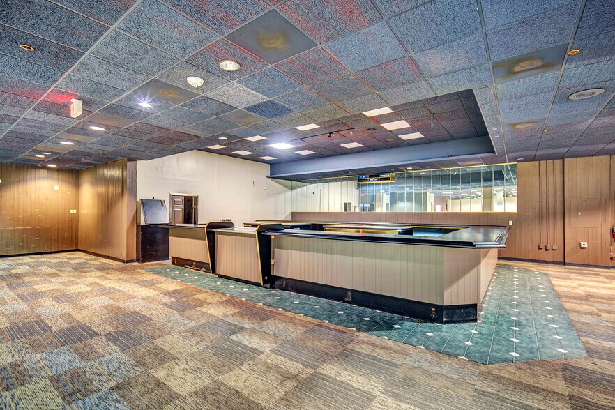 More Photos Of 899 Fremont St, Las Vegas Hotel For Sale