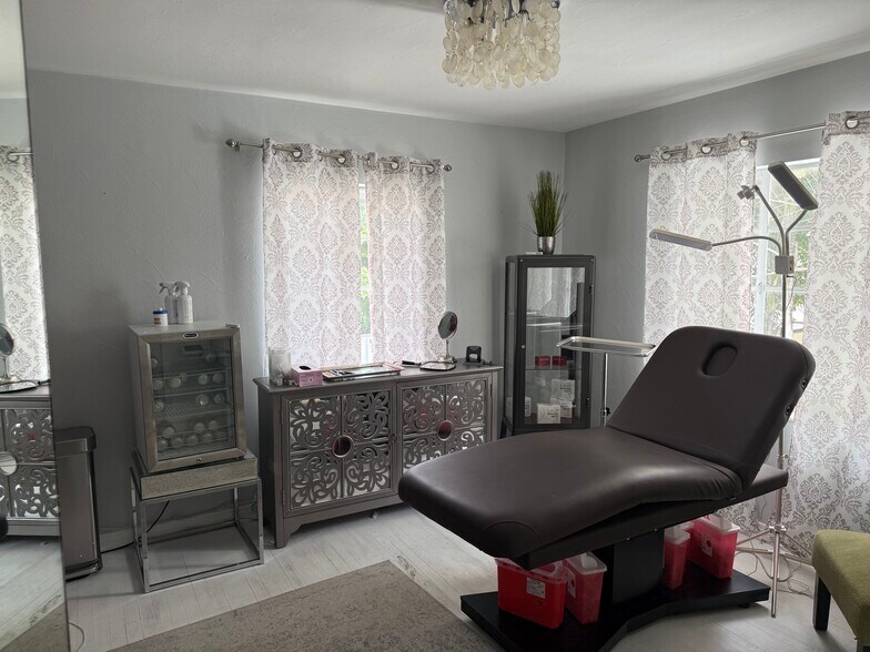 More Photos Of 3006 W Swann Ave, Tampa Freestanding For Sale