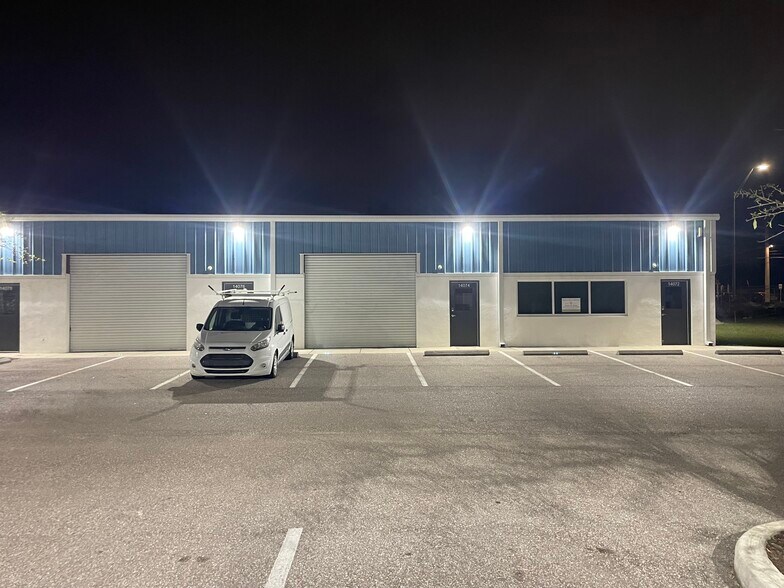 More Photos Of 14212 N Florida Ave, Tampa Flex For Sale