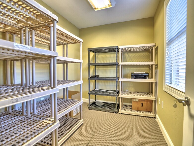 More Photos Of 2487 Cedarcrest Rd, Acworth Office For Lease