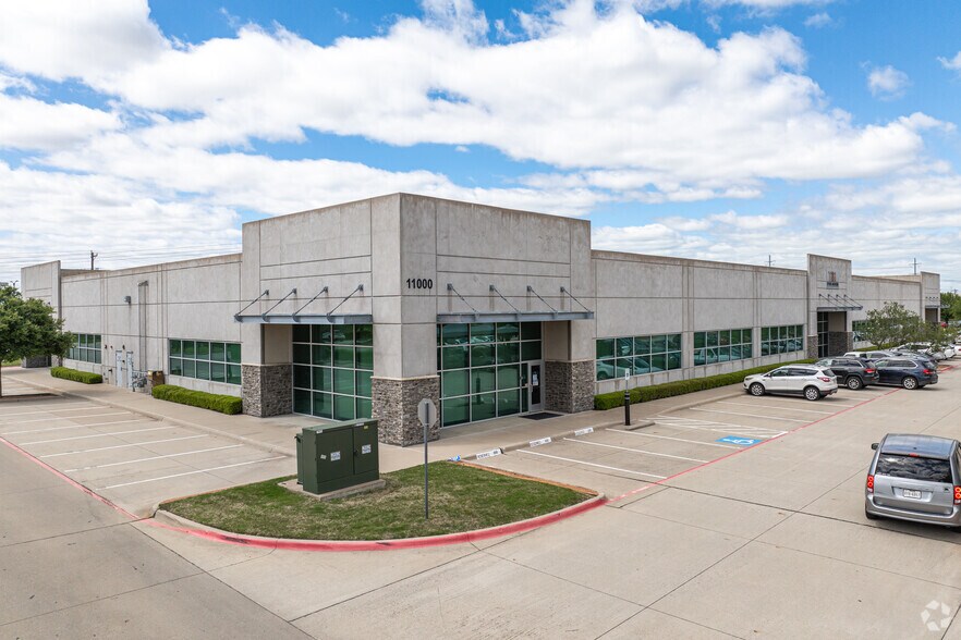 More Photos Of 11000 Frisco St, Frisco Research And Development For Lease