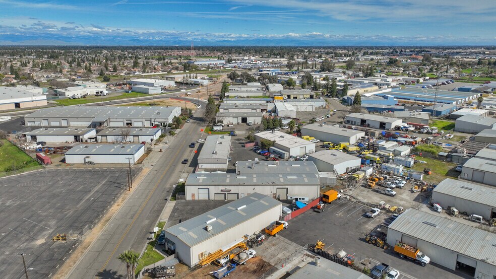 More Photos Of 5753-5755 W Barstow Ave, Fresno Warehouse For Lease