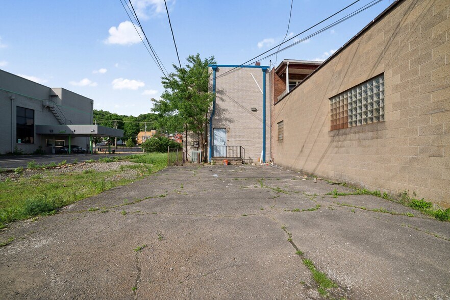 More Photos Of 616 Midland Ave, Midland Office Residential For Sale