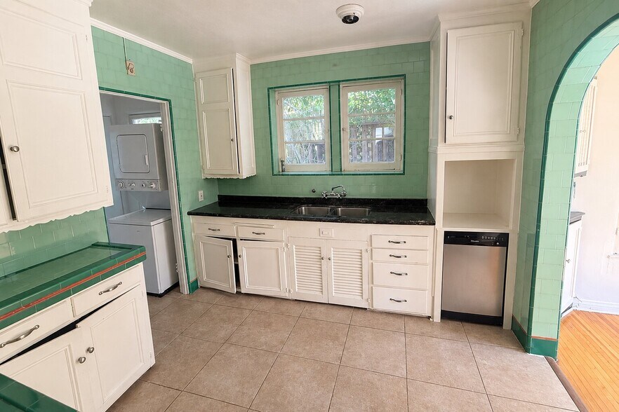 More Photos Of 1232 Smithwood Dr, Los Angeles Apartments For Sale