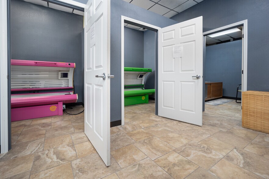 More Photos Of 4200 Carriage Way, Weatherford Medical For Sale