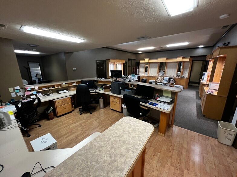 More Photos Of 3753 Churn Creek Rd, Redding Office For Sale