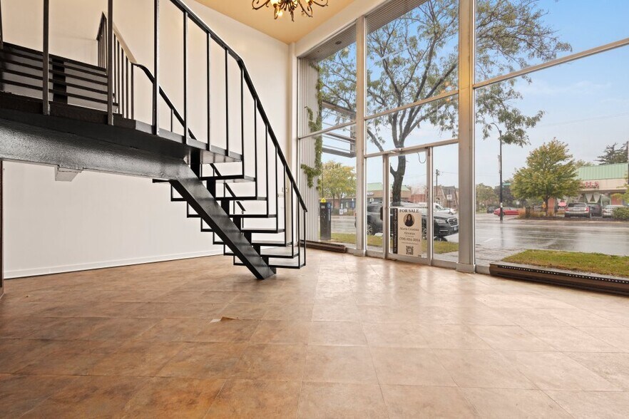 More Photos Of 6549 North Ave, Oak Park Office Residential For Lease