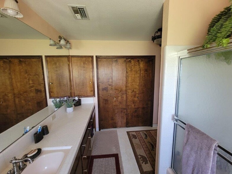 More Photos Of 41614 102nd St E, Palmdale Industrial For Lease