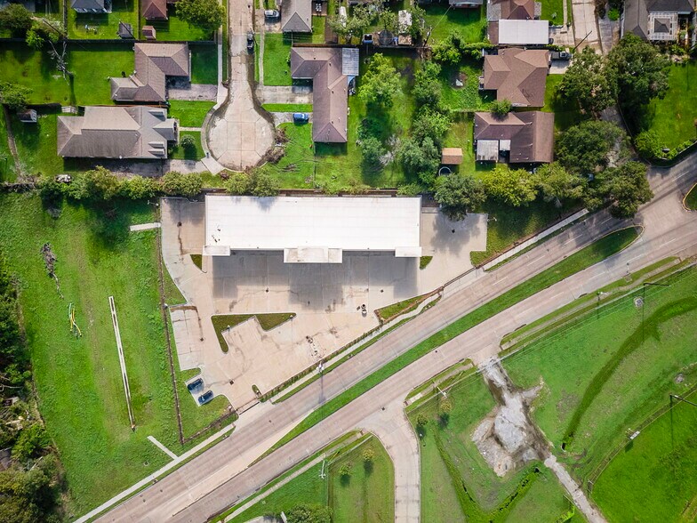 More Photos Of 2215 Allen Genoa Rd, Pasadena Flex For Sale