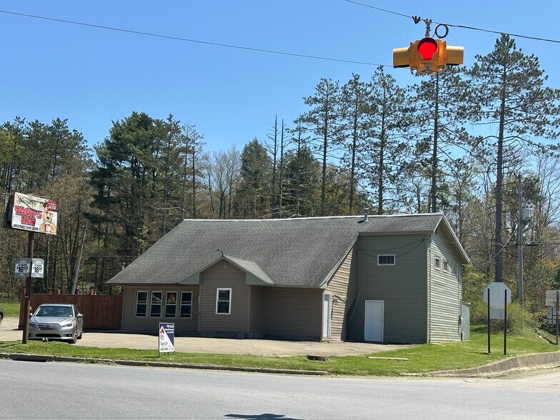 More Photos Of 7034 US-219 Hwy, Lewis Run Restaurant For Sale