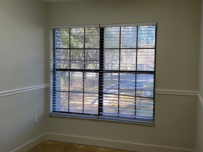 More Photos Of 113 W Chapman Rd, Oviedo Office For Lease