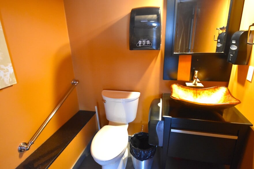 More Photos Of 9903 209 St NW, Edmonton Warehouse For Sale