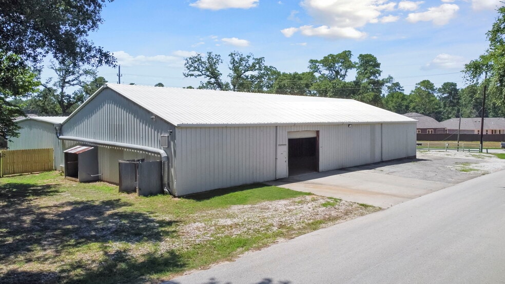 More Photos Of 25232 Hardin Store Rd, Magnolia Manufacturing For Lease